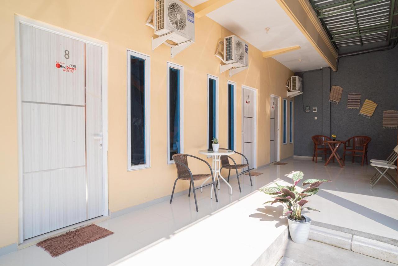 Reddoorz Syariah At Winong Nganjuk Hotel Exterior photo